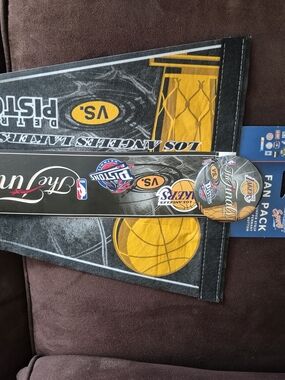 2004- NBA Los Angeles Lakers vs Detroit Pistons Fan Pack - Black and Gold